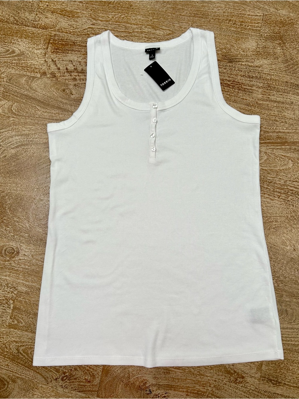 TORRID WOMEN’S WHITE RIBBED HENLEY TANK TOP, BUTTONS, PLUS SZ 3, SCOOP NECK, NWT - Picture 3 of 9